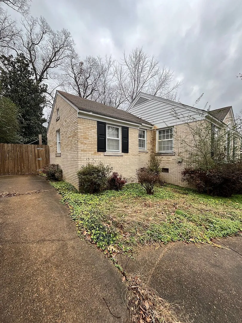 Newly Renovated Unit in Heart of Memphis — Photo 2