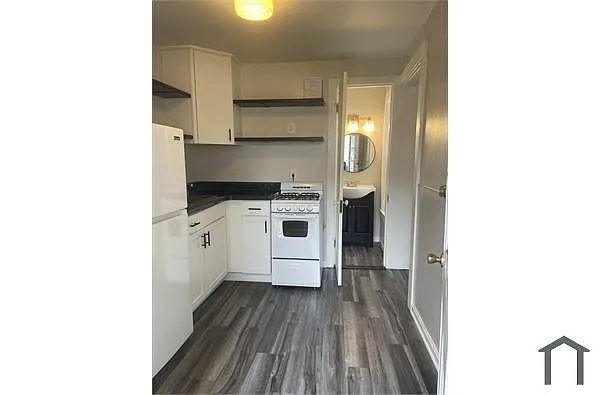 Building Photo - 1541 Newman Ave #3