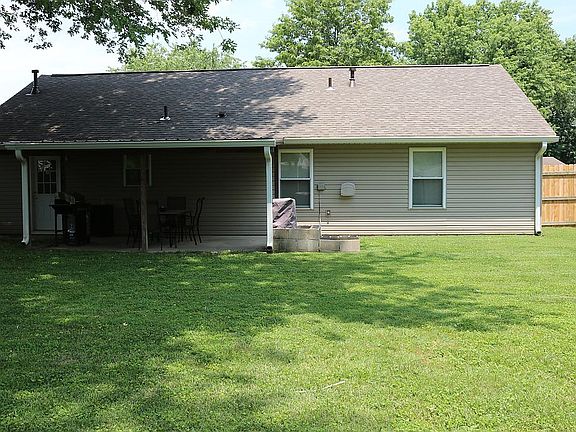 3rd image of 2256 Lovell Dr