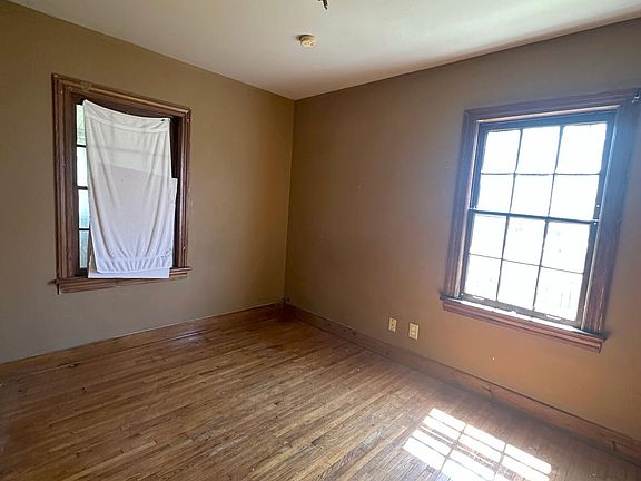 5th image of 214 Peabody Ave