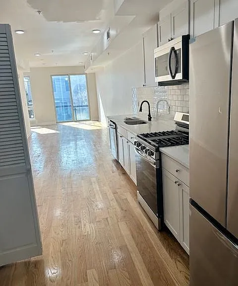 88 Romaine Ave — Photo 26