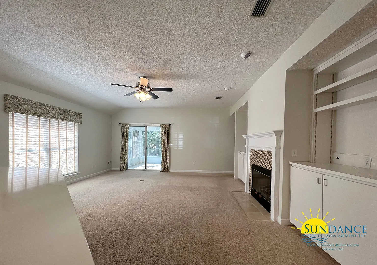 Beautiful 3 Bedroom Home in Mary Esther! — Photo 3