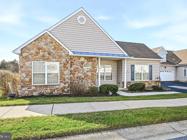 3 Allyssa Ln, West Grove, PA 19390