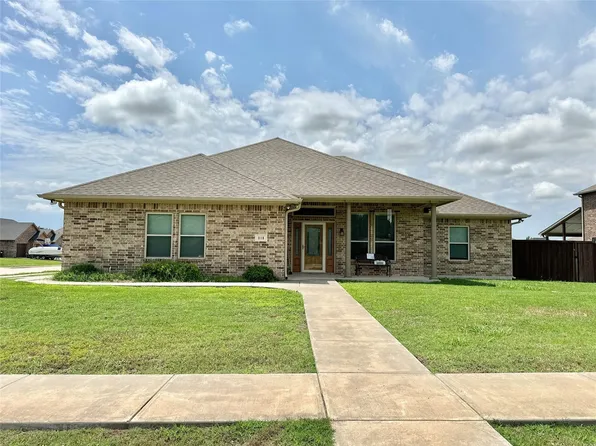 318 W 4th St, Lindsay, TX 76250