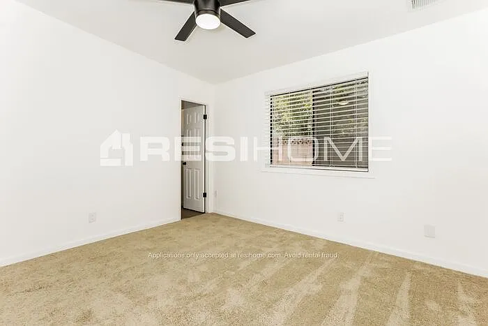 1314 E Del Rio Dr — Photo 13