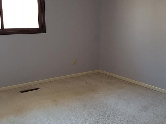 3rd image of 3314 Southdale Dr