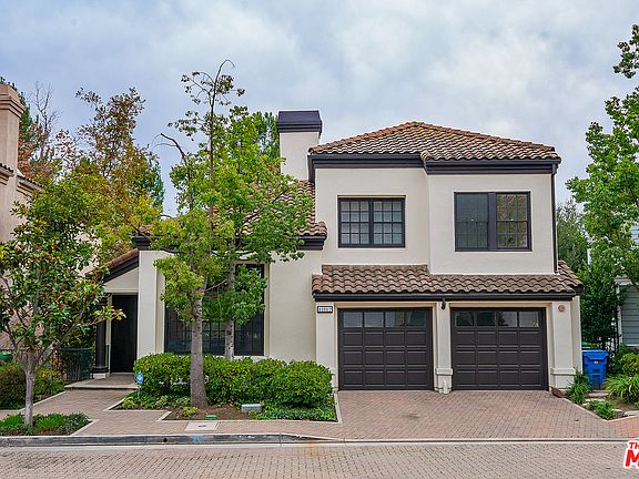 4th image of 11812 Folkstone Ln