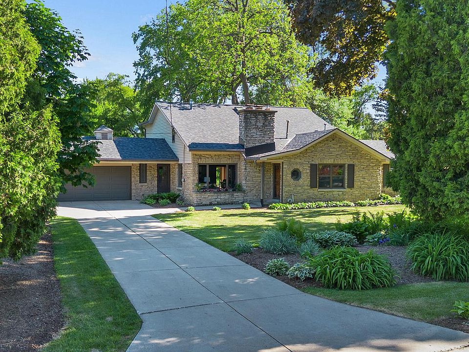 1st image of 115 W Green Tree ROAD