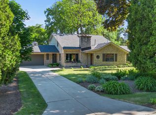 115 W Green Tree ROAD, Glendale, WI 53217