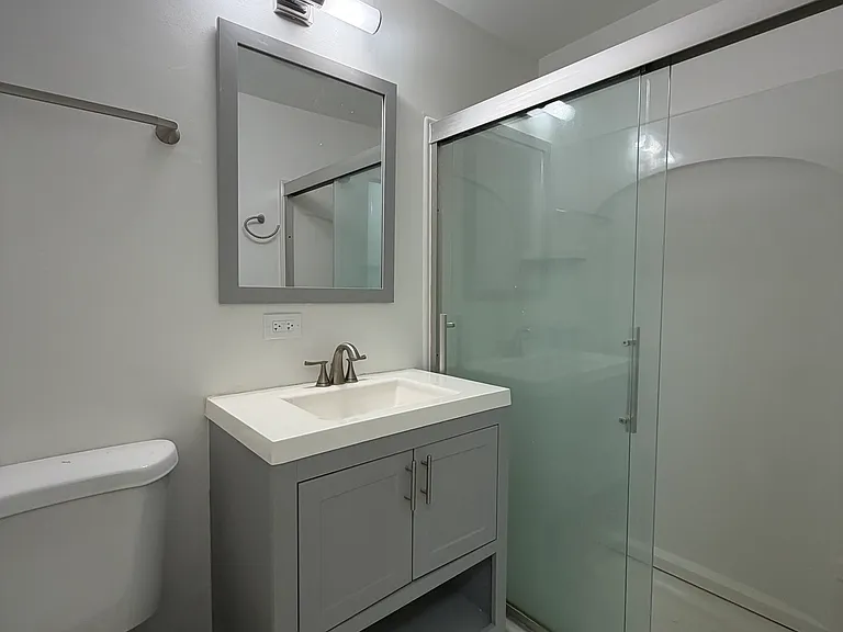 1226 Sherman Ave #2S — Photo 8