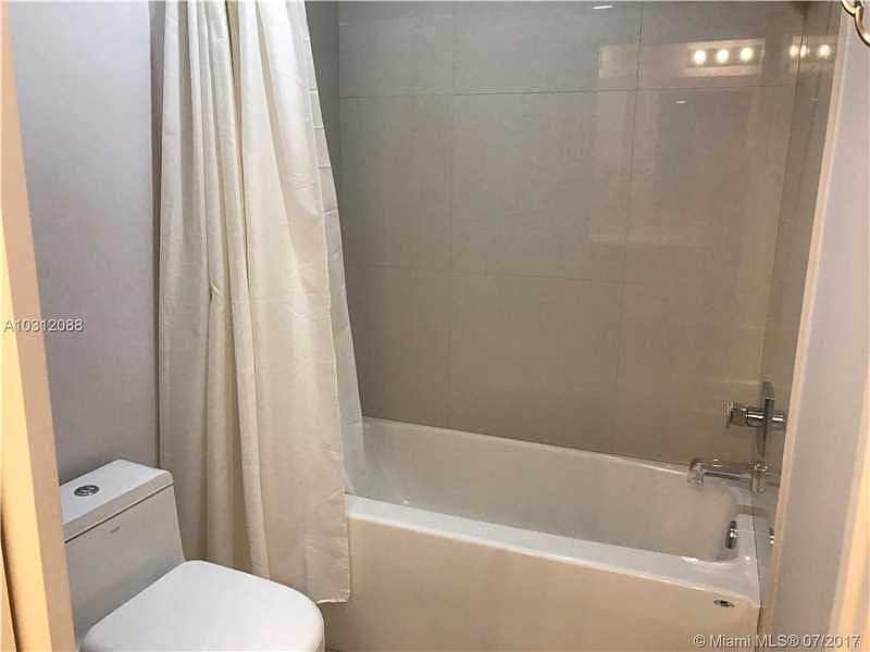 1st image of 600 NE 27th St APT 501