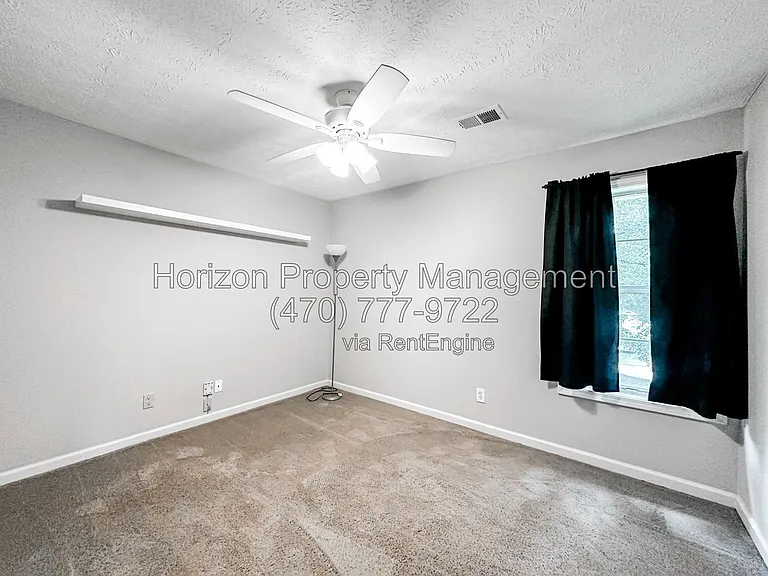 4925 Farmstead Ct NE — Photo 14
