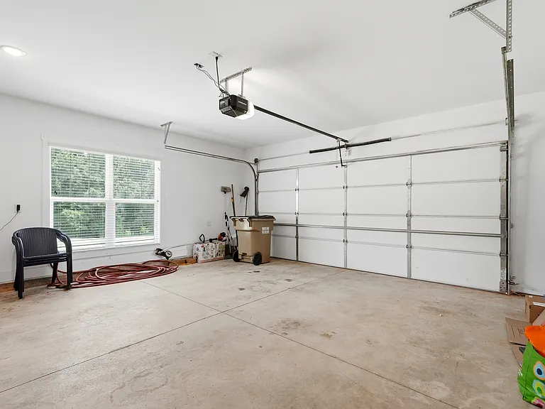 2049 Chestnut Oak Trl — Photo 13