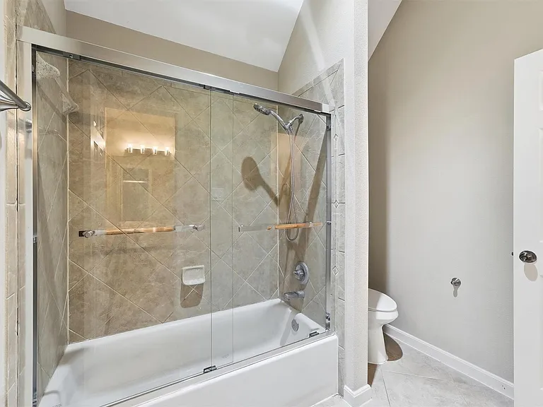 5507 Opal Cove Ct — Photo 26