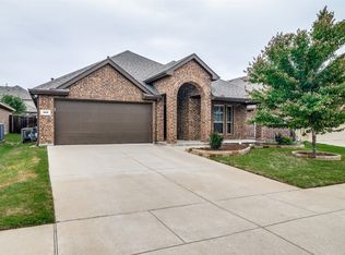 569 Jamestown Ln, Fate, TX 75189