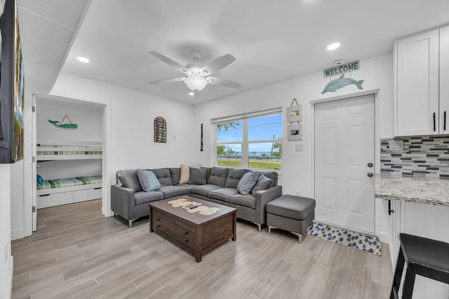 3 bed, 2.0 bath, 1194 sqft, $4,934 — Photo 1