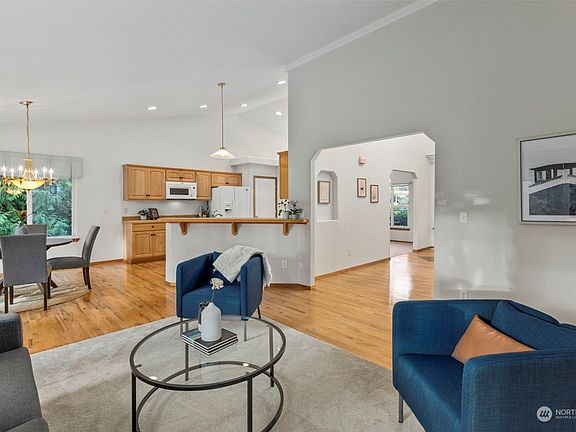 4th image of 5708 231st Avenue E