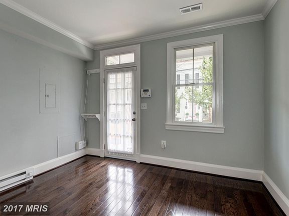 4th image of 89 Charles St