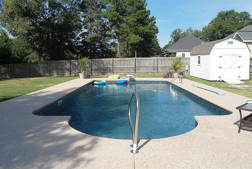 2nd image of 510 Woods Edge Way