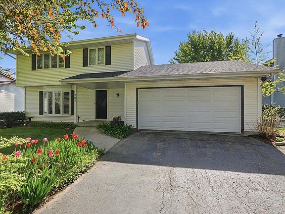 2nd image of 6002 Lynbrook Ln