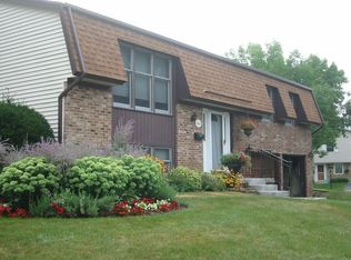 3865 N Firestone Dr, Hoffman Estates, IL 60192