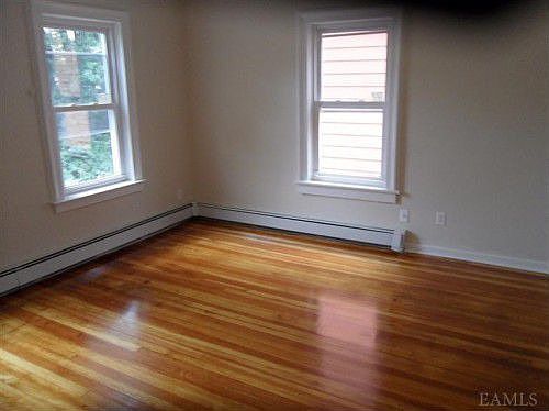 4th image of 122 N 9th Ave