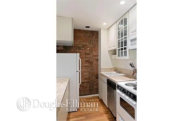 Sold by Douglas Elliman | media 12