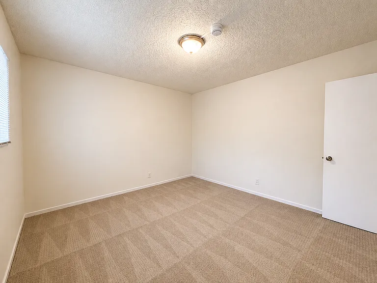 1644 Electric Ave #1 — Photo 8