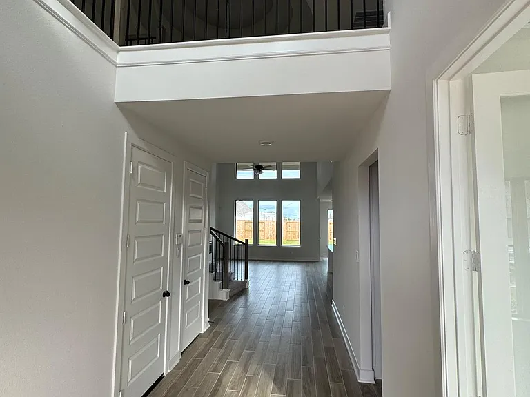 2731 Sweet Honey Ln — Photo 2