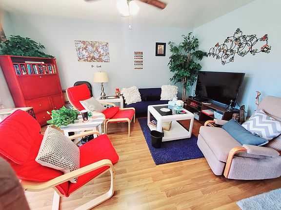 5th image of 50636 Jefferson Ave