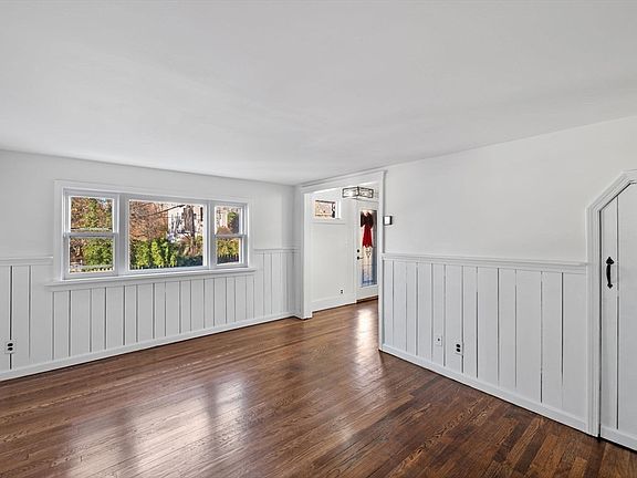 4th image of 268 Walnut St