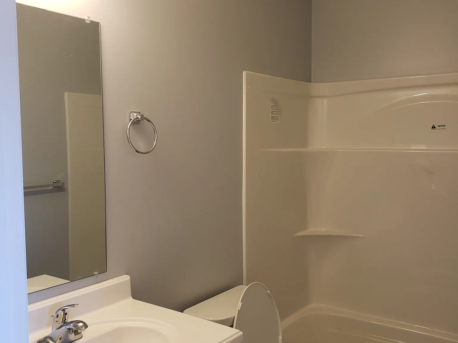 3 bed, 1305 sqft, $1,550 — Photo 2