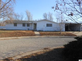 1814 SW Clearview Cir, Topeka, KS 66619