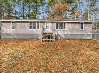 10 Old Thompson St, Middleboro, MA 02346