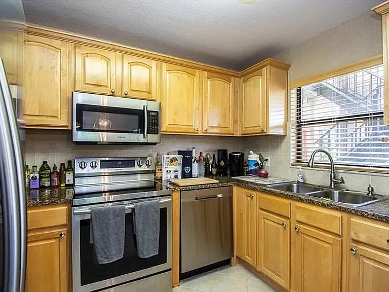 6150 Gulfport Blvd S #101 — Photo 13