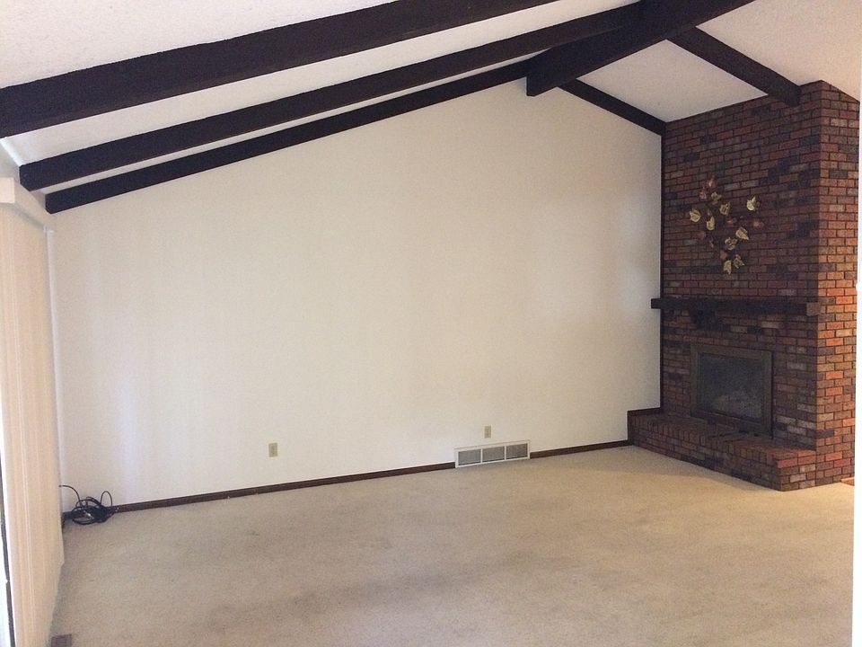 Family rm with gas fireplace