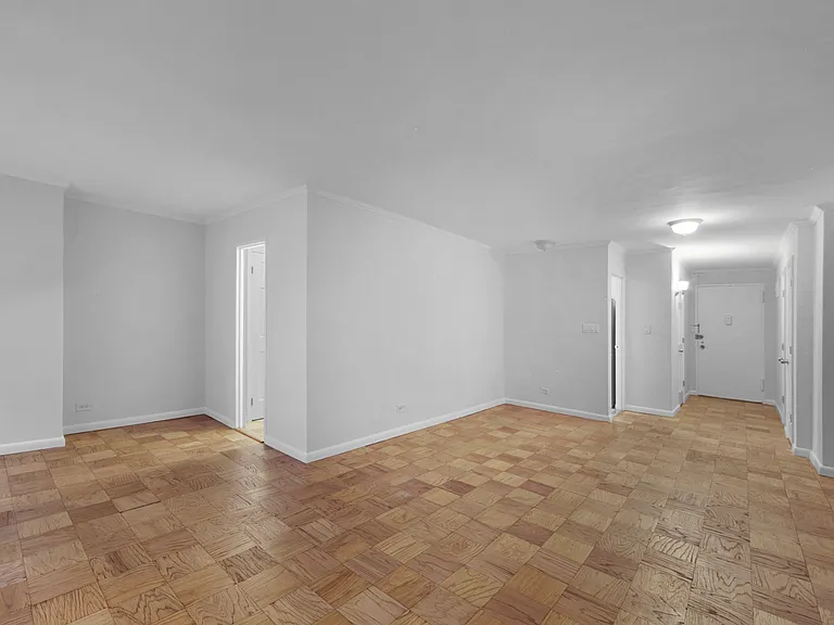 210 W 89th St #3B — Photo 4