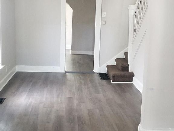4th image of 1535 Villa Ave