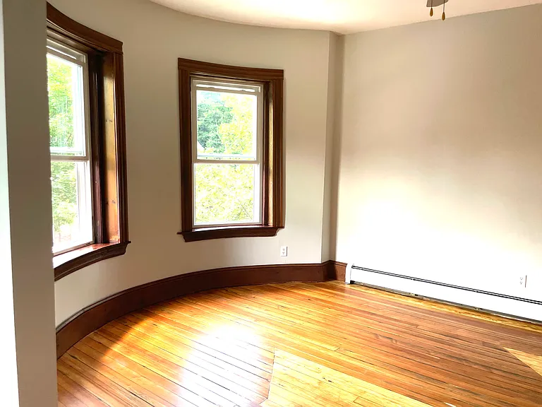 28 Montebello Rd #2 — Photo 3