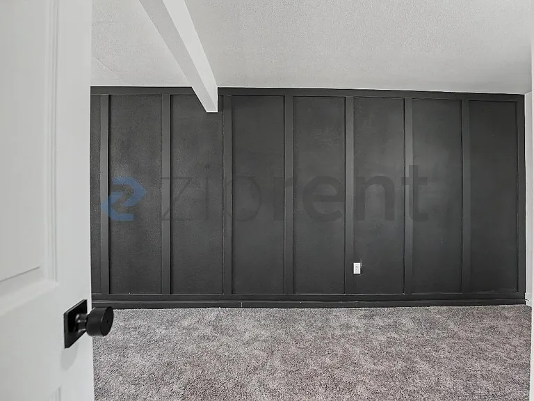 2829 Laurel St — Photo 13