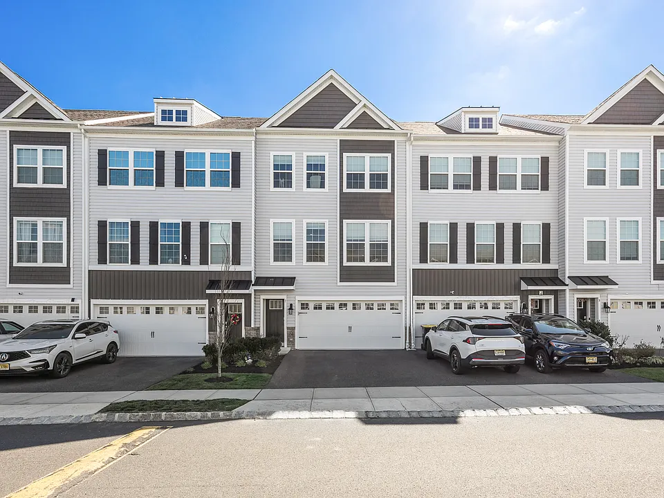 7 Autumn Park Blvd
