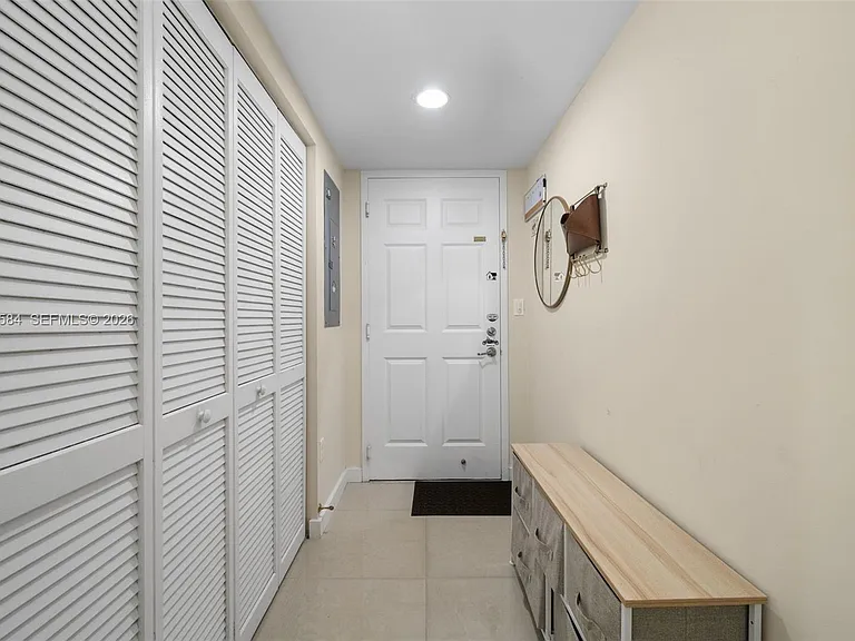 18413 NE 27th Ct #18413 — Photo 5