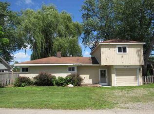 2082 Kingston St, White Lake, MI 48386