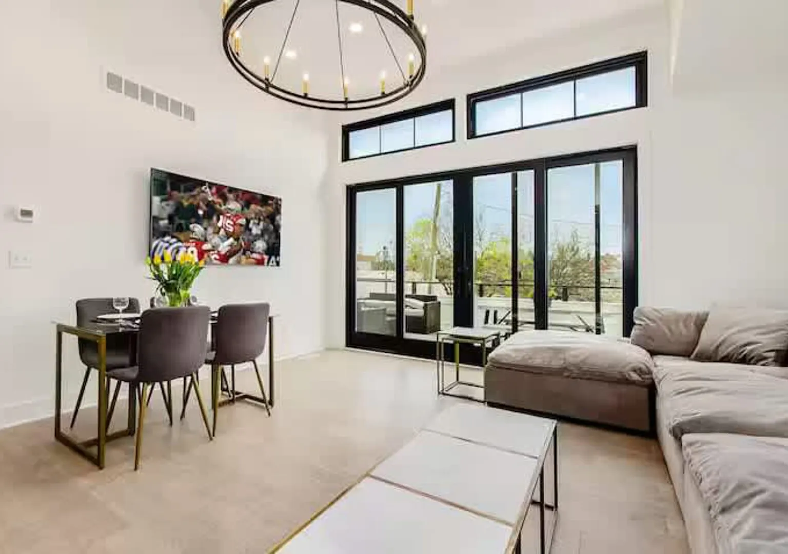 Jungle Luna by Jungle House | Downtown & Short North | Garage — Photo 4