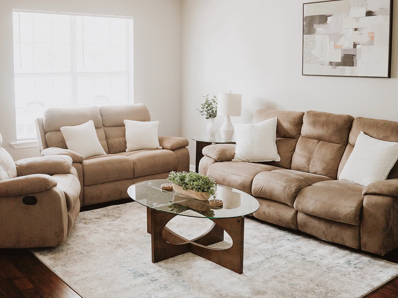 3 bed, 1236 sqft, $1,800 — Photo 3