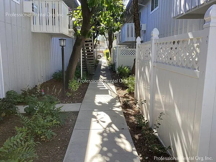 445 S E St #1 — Photo 10
