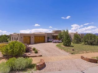 49 Paseo Aragon, Santa Fe, NM 87506
