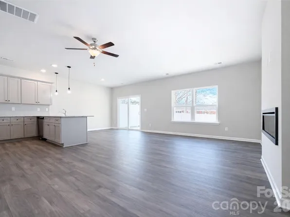 4733 Muskogee Dr, Charlotte, NC 28227