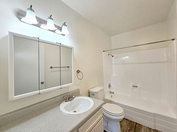 4th image of 244 N Mollison Ave APT 86