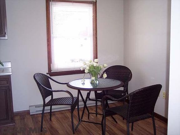 5th image of 406 Beaver Brook Dr